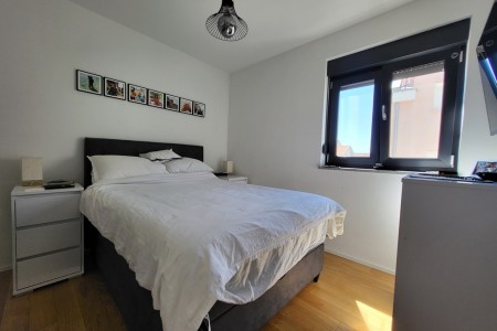 ZADAR - Trosoban penthouse sa krovnom terasom - Centar grada