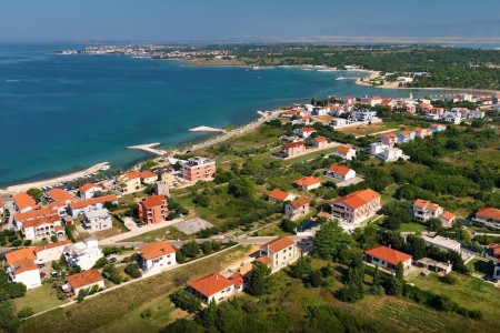 Zaton pored Zadra - Zemljište sa građevinskom dozvolom